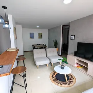 https://auto-checkin-apto-poblado-parqueadero-gratis-ubicacion.colombiamedellinhotels.com