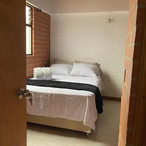 https://five-loft-todo-a-5-minutos-de-distancia.colombiamedellinhotels.com